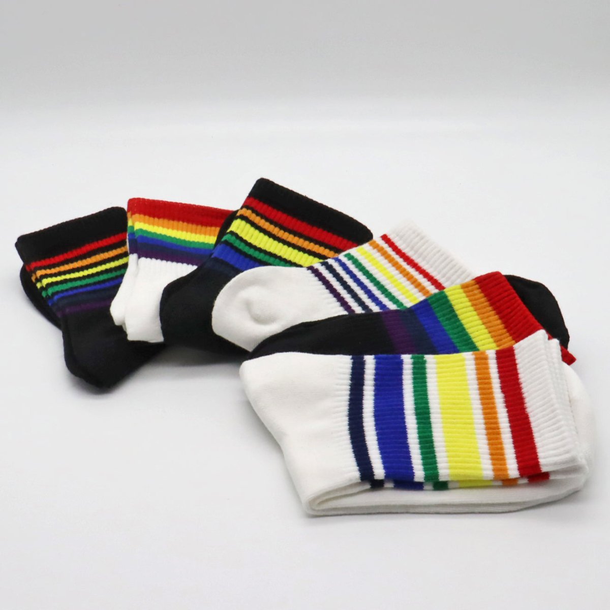 Regenbogen-Socken (Schwarz/Weiß mit Streifen) Gay-Shop.berlin
